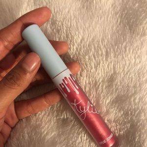 KYLIE COSMETICS METAL LIQUID LIPSTICK✨✨